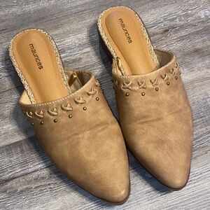 NWOT MAURICES Taupe Pointy Flats 9